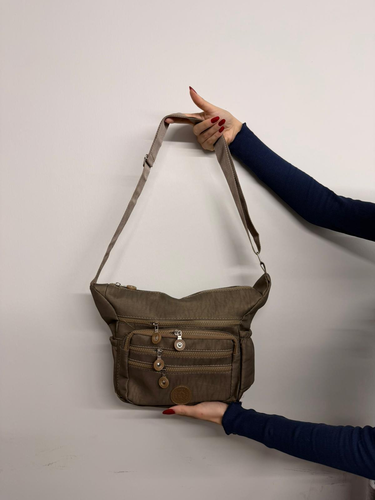 Haki Tonlarında Çok Gözlü Omuz Çantası (Ürün No:5)