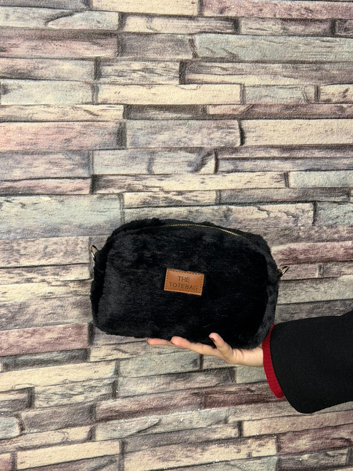 Siyah Peluş Omuz Çantası (Ürün No:81)